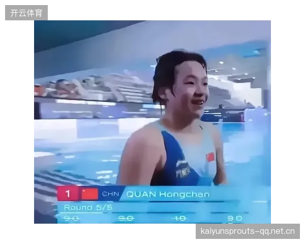 跳水选手入水时体态之美被裁判赞叹